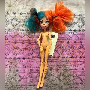 MONSTER HIGH 2016 toralei stripe doll.
